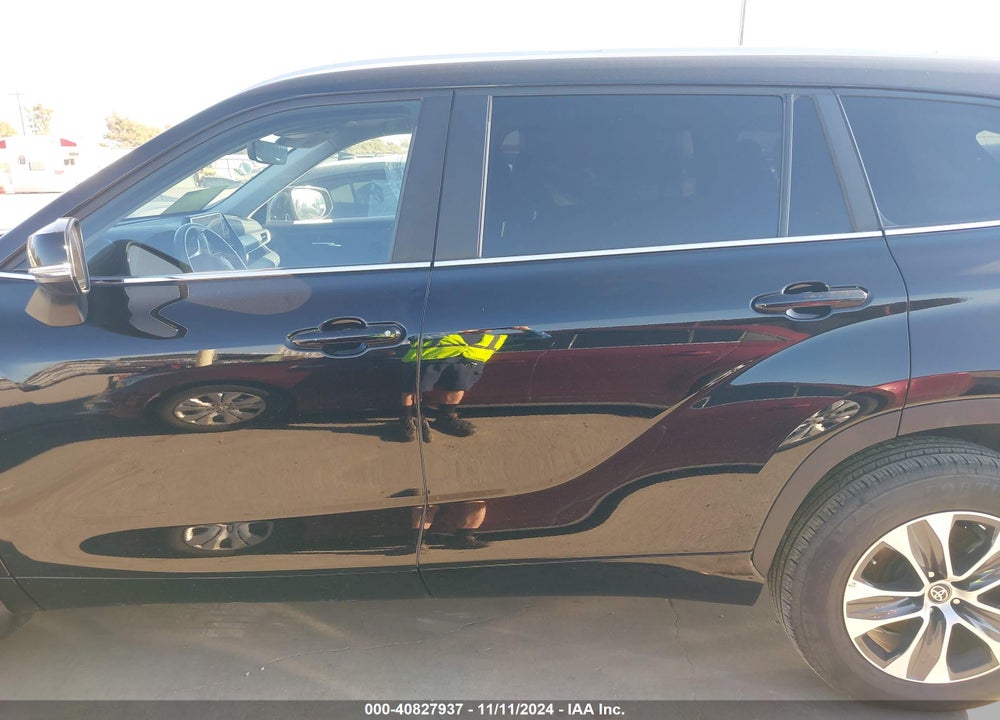 2023 TOYOTA HIGHLANDER XLE VIN: 5TDKDRBH7PS021620