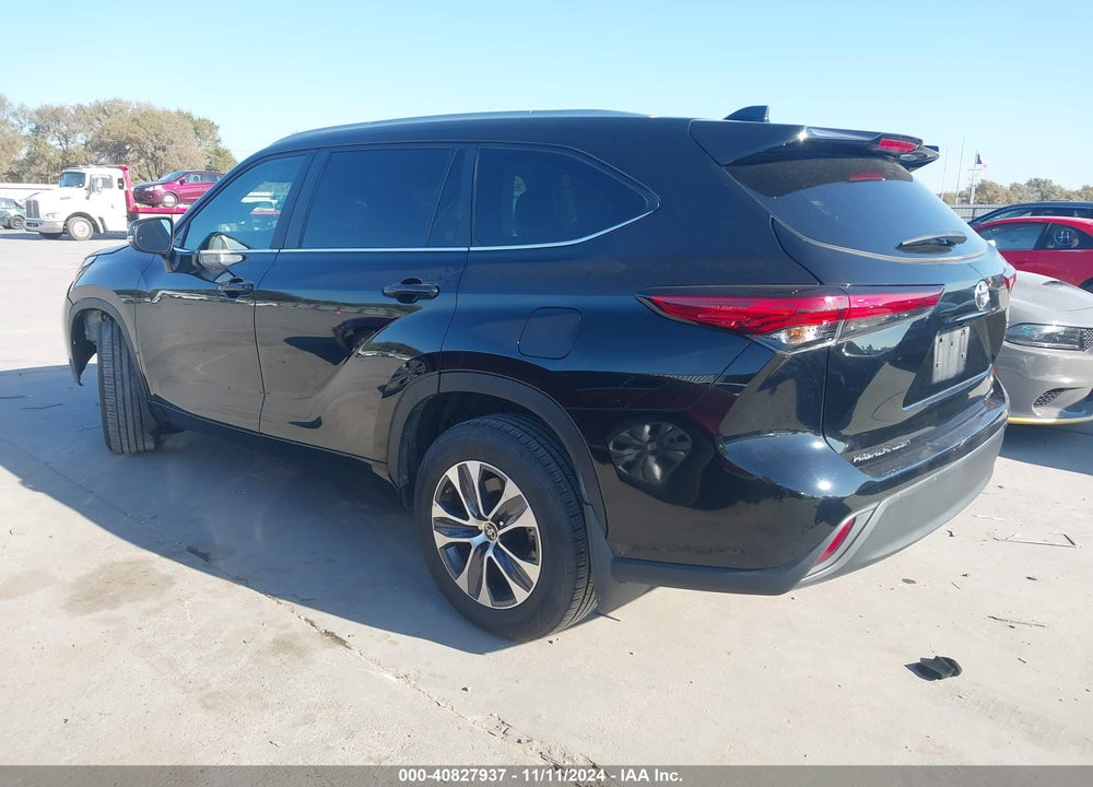 2023 TOYOTA HIGHLANDER XLE VIN: 5TDKDRBH7PS021620