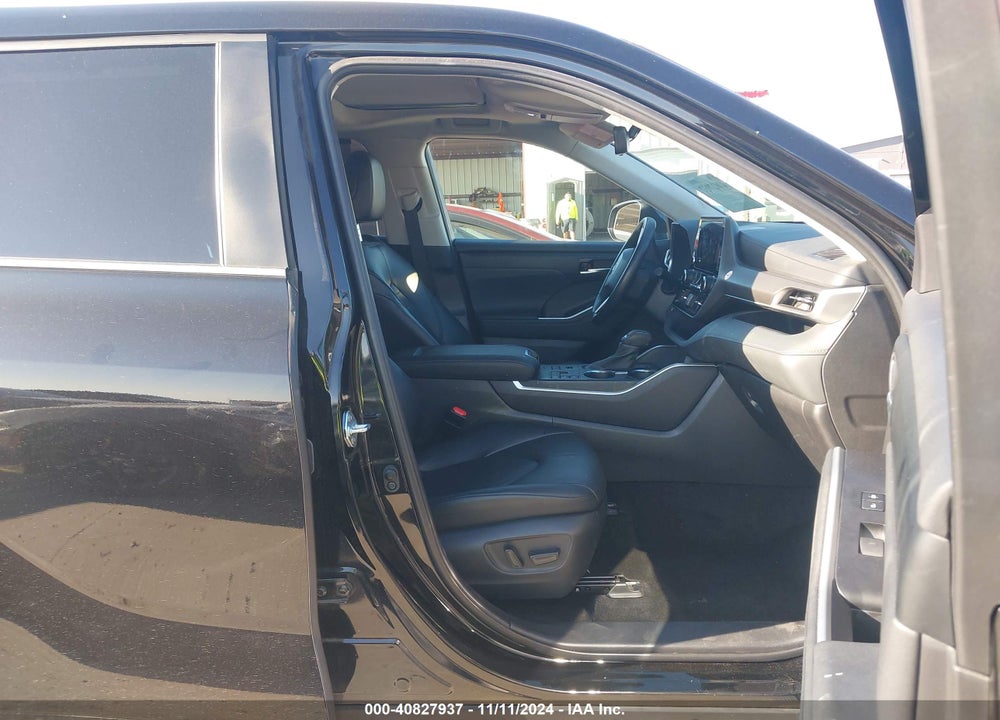 2023 TOYOTA HIGHLANDER XLE VIN: 5TDKDRBH7PS021620