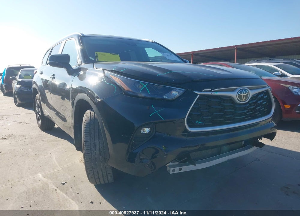 2023 TOYOTA HIGHLANDER XLE VIN: 5TDKDRBH7PS021620