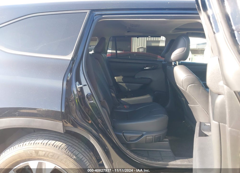 2023 TOYOTA HIGHLANDER XLE VIN: 5TDKDRBH7PS021620