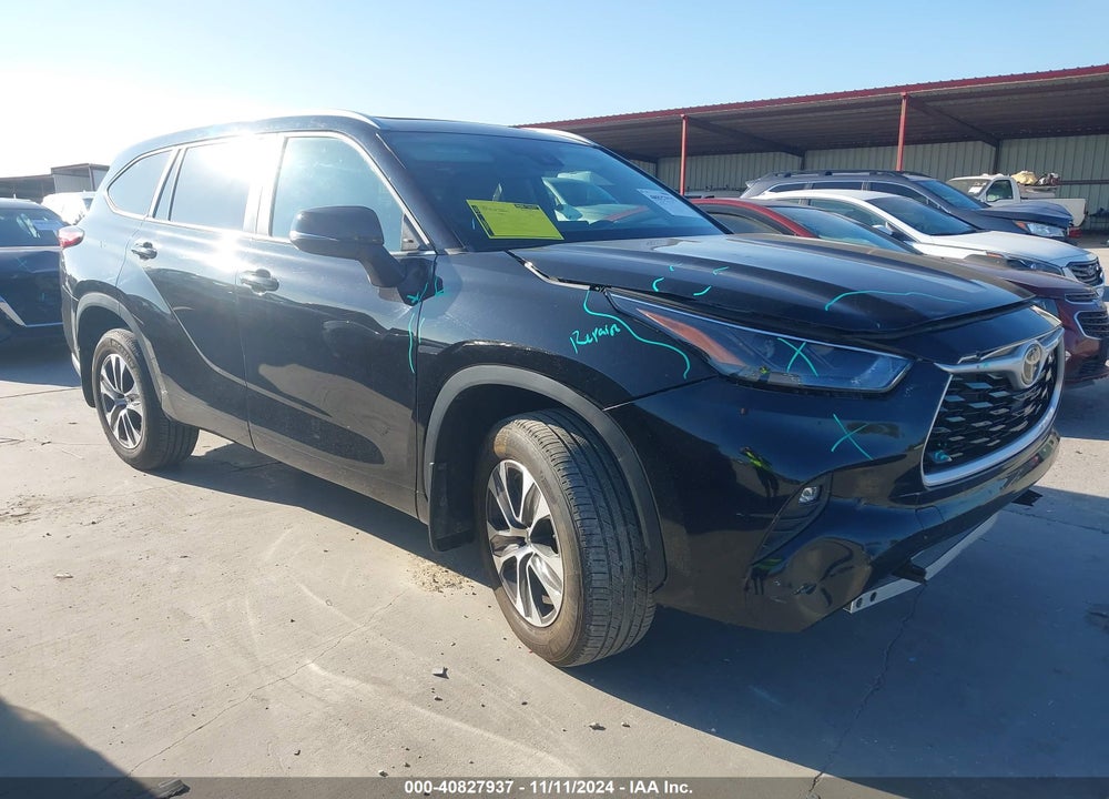 2023 TOYOTA HIGHLANDER XLE VIN: 5TDKDRBH7PS021620