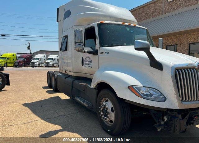 2018 INTERNATIONAL LT VIN: 3HSDZAPR8JN434636
