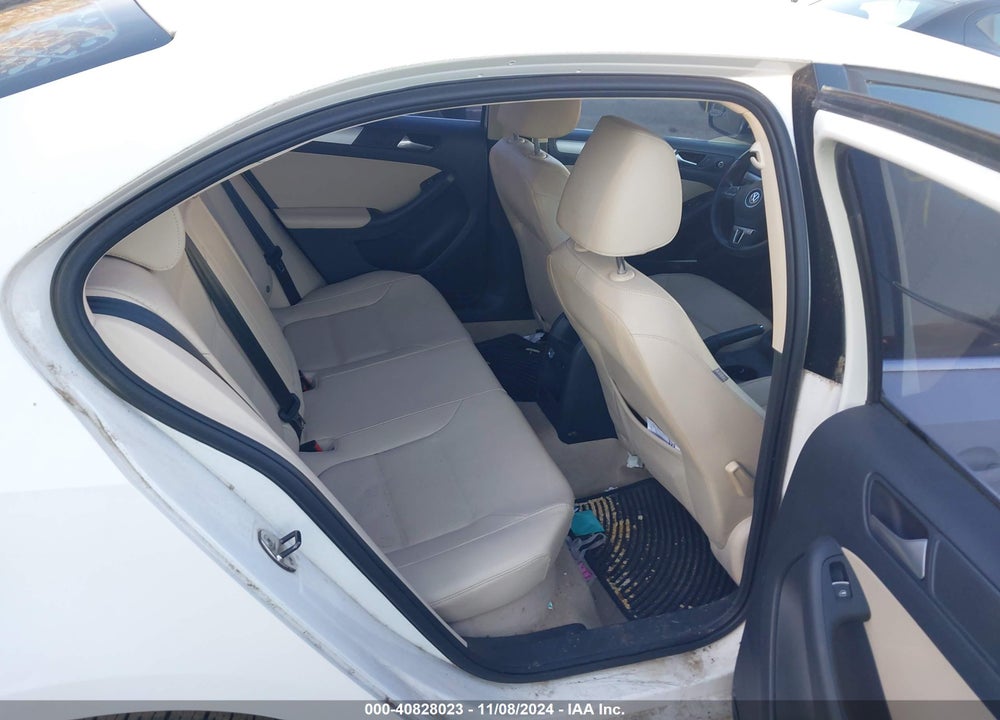 2013 VOLKSWAGEN JETTA 2.5L SE VIN: 3VWDX7AJ8DM209080