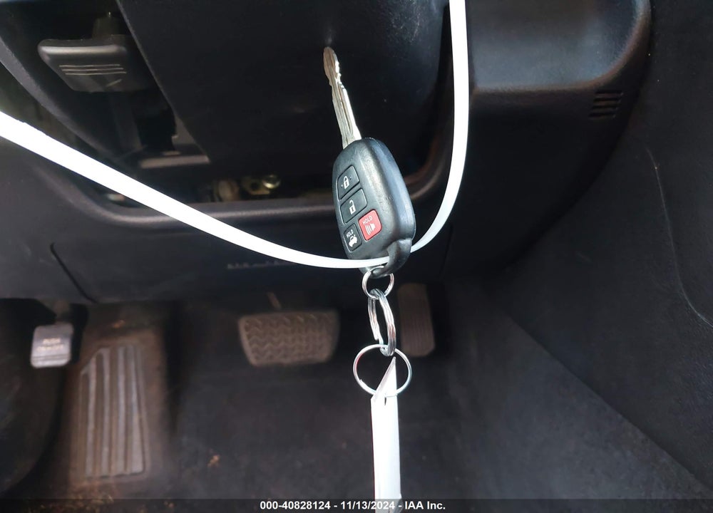 2012 TOYOTA CAMRY SE VIN: 4T1BF1FK1CU138290