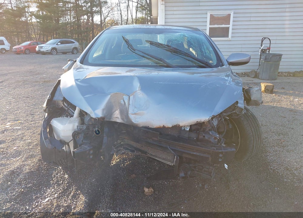 2013 HYUNDAI ELANTRA GLS VIN: KMHDH4AE2DU926681