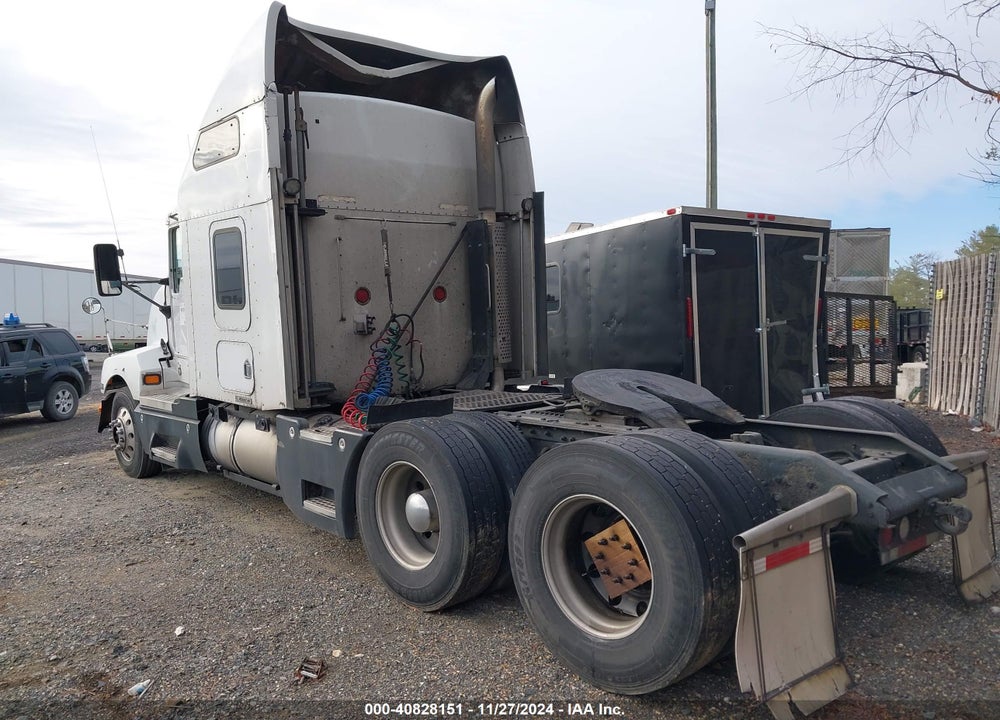2003 KENWORTH T600 T600 VIN: 1XKADB9X43J383397