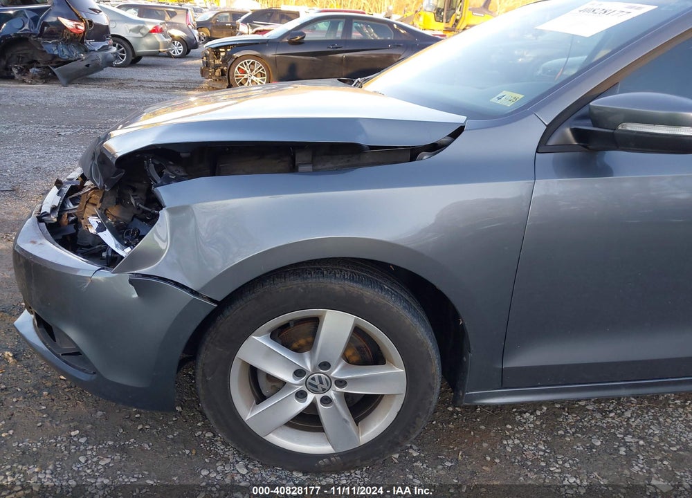 2012 VOLKSWAGEN JETTA 2.0L TDI VIN: 3VW3L7AJ7CM381557