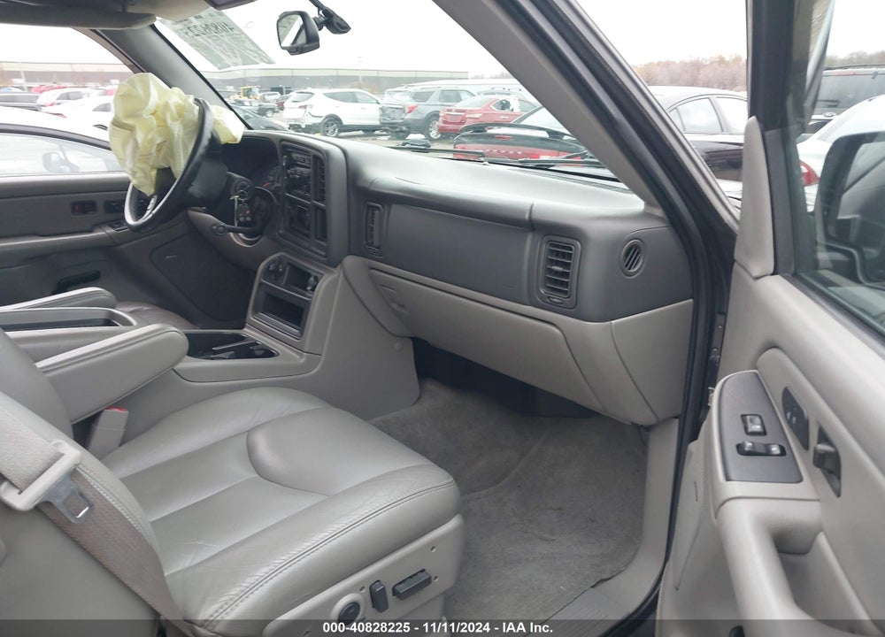 2004 CHEVROLET TAHOE LT VIN: 1GNEK13Z34J314653