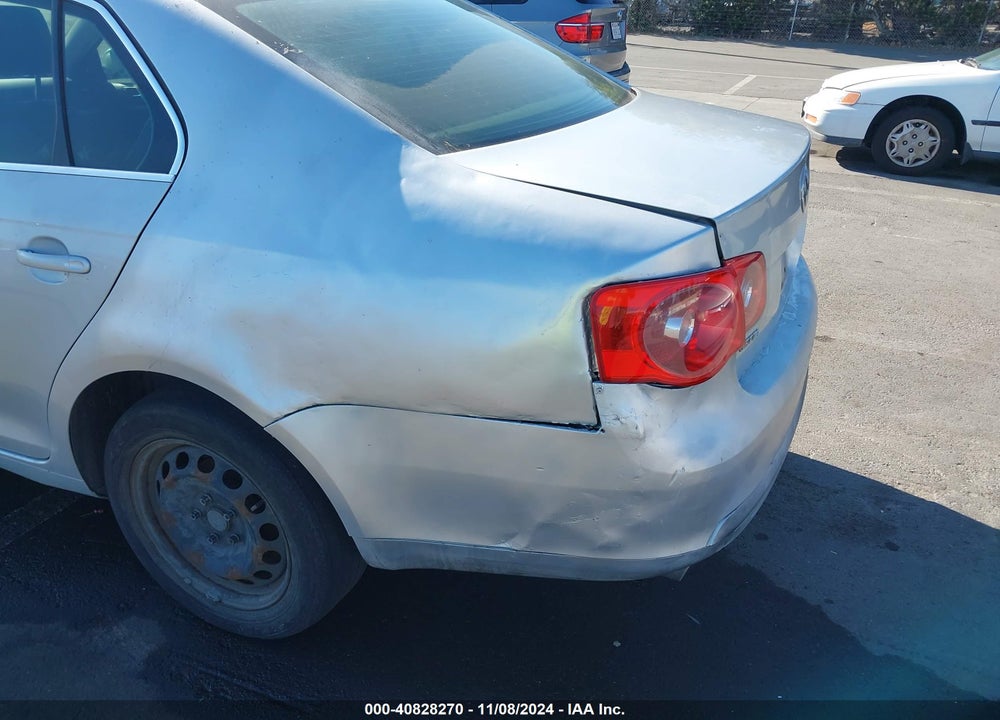 2005 VOLKSWAGEN JETTA 2.5 VIN: 3VWRG71K85M644665