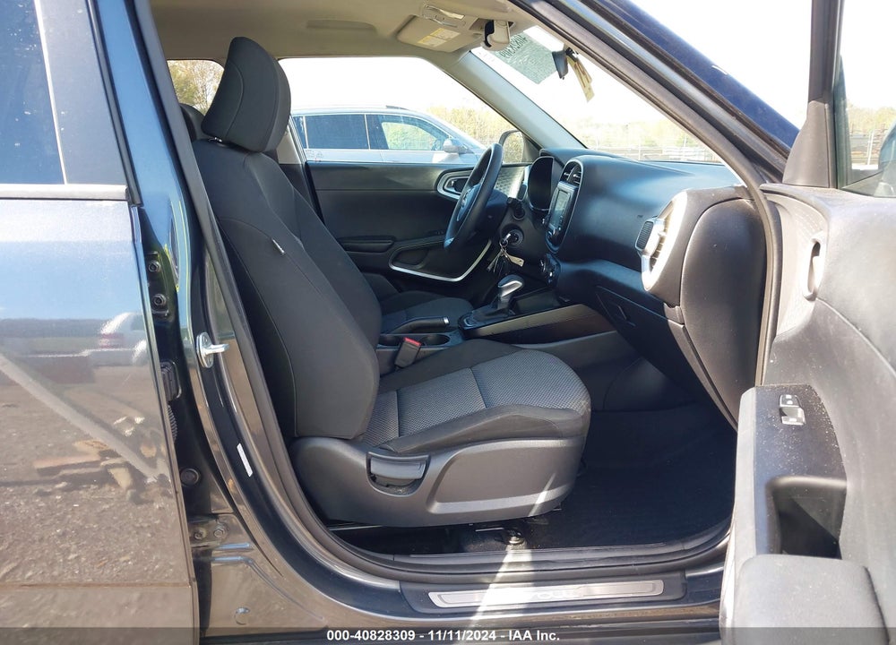 2020 KIA SOUL LX VIN: KNDJ23AU2L7098378