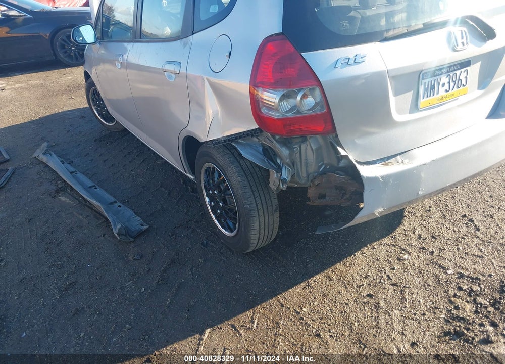 2007 HONDA FIT VIN: JHMGD38457S036100