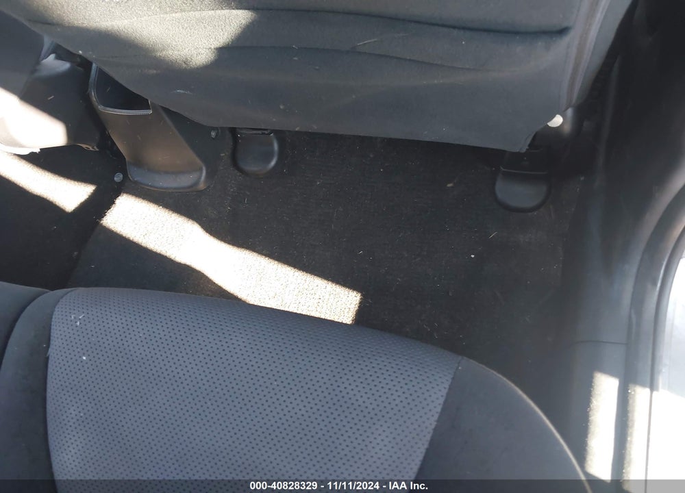 2007 HONDA FIT VIN: JHMGD38457S036100