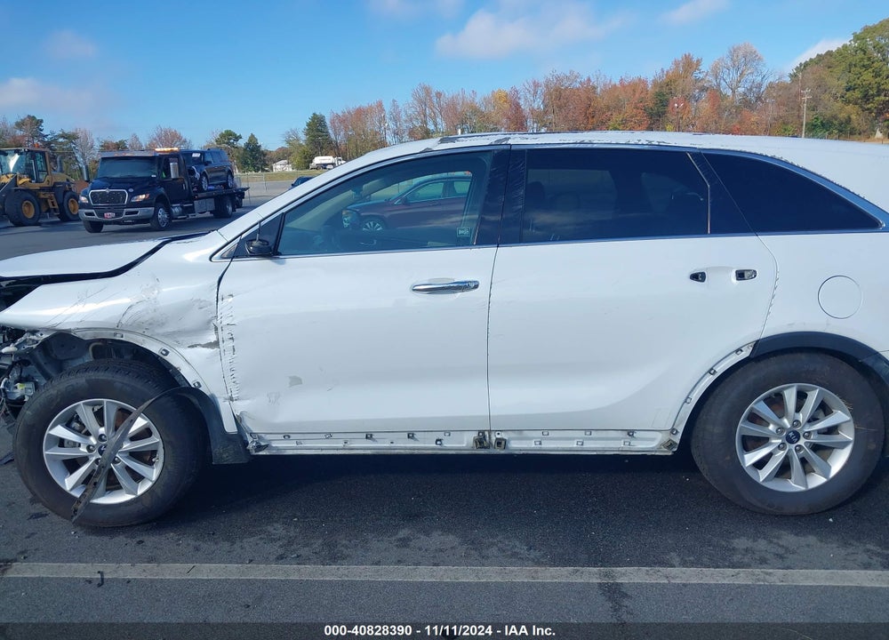 2019 KIA SORENTO 3.3L LX VIN: 5XYPG4A58KG493709