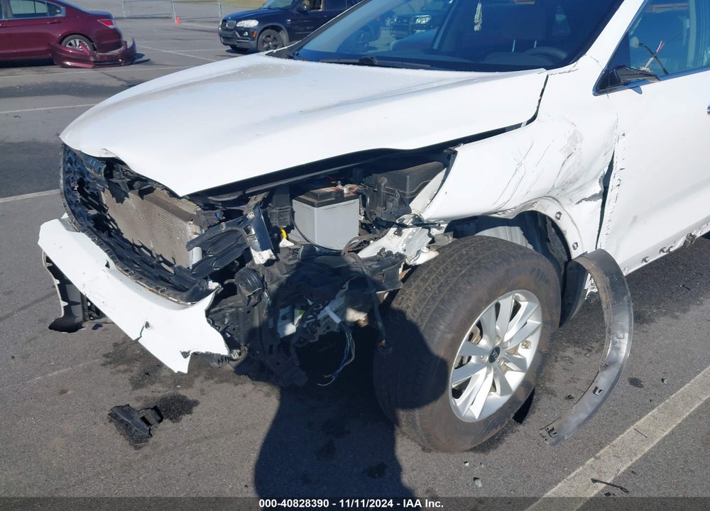 2019 KIA SORENTO 3.3L LX VIN: 5XYPG4A58KG493709