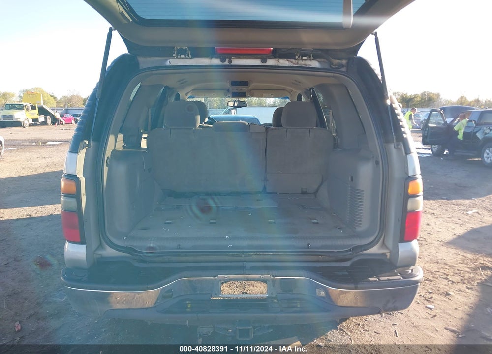 2005 CHEVROLET TAHOE LS VIN: 1GNEC13T15J235539
