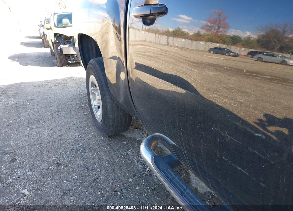 2011 CHEVROLET SILVERADO 1500 LS VIN: 3GCPKREA0BG266910