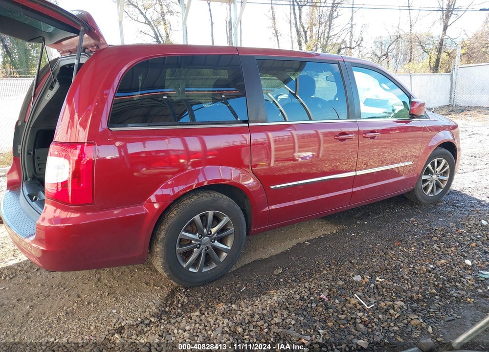2015 CHRYSLER TOWN & COUNTRY S VIN: 2C4RC1HG7FR562269