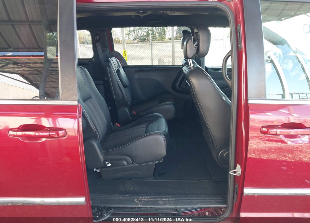 2015 CHRYSLER TOWN & COUNTRY S VIN: 2C4RC1HG7FR562269