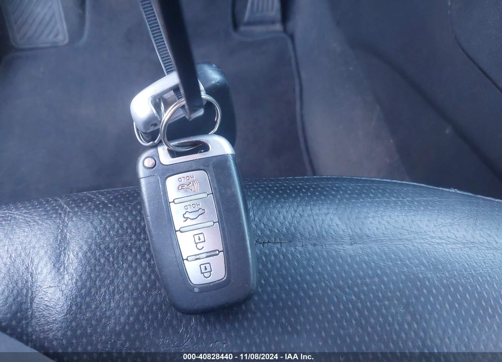 2011 HYUNDAI SONATA LIMITED 2.0T VIN: 5NPEC4AB7BH240334