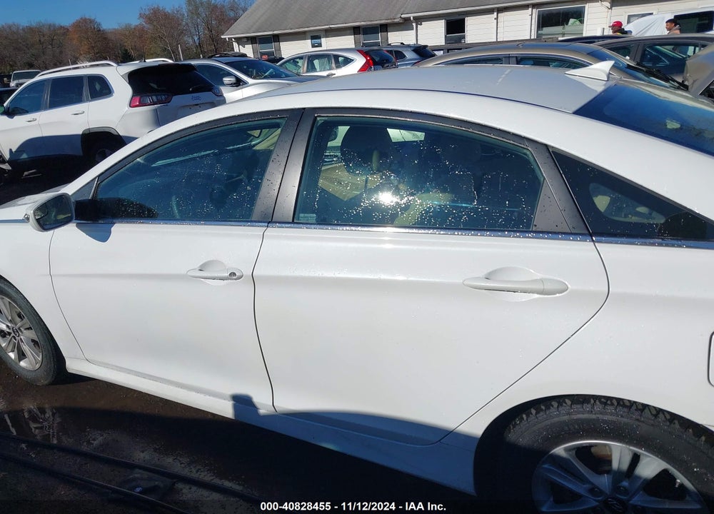 2014 HYUNDAI SONATA GLS VIN: 5NPEB4AC1EH929379
