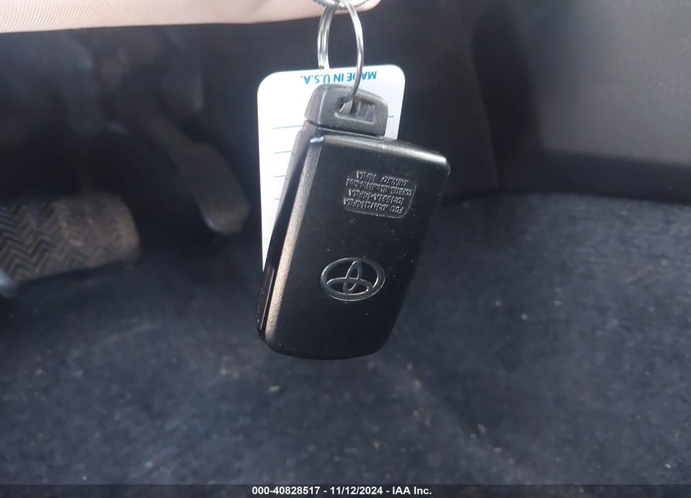 2016 TOYOTA RAV4 XLE VIN: 2T3WFREV6GW279963