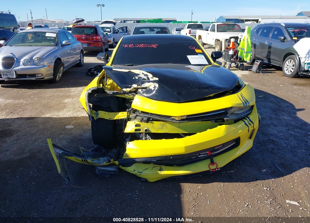 2018 CHEVROLET CAMARO VIN: 1G1FB1RS8J0124087