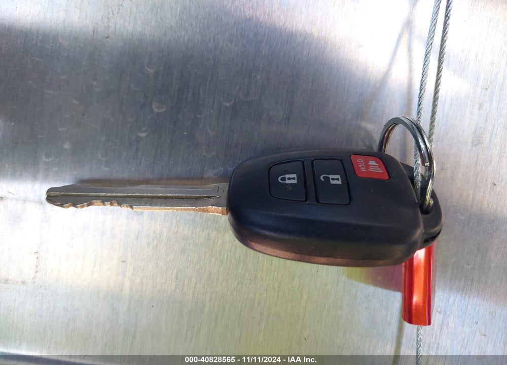 2013 TOYOTA RAV4 XLE VIN: 2T3WFREV4DW023770