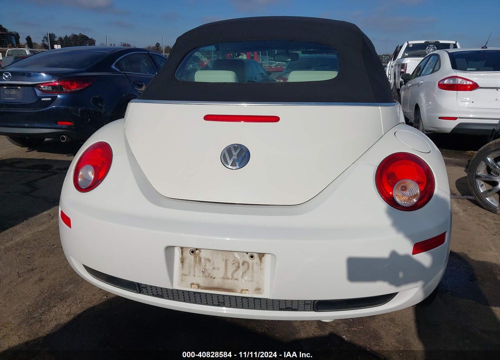 2007 VOLKSWAGEN NEW BEETLE TRIPLE WHITE VIN: 3VWFF31Y87M411696