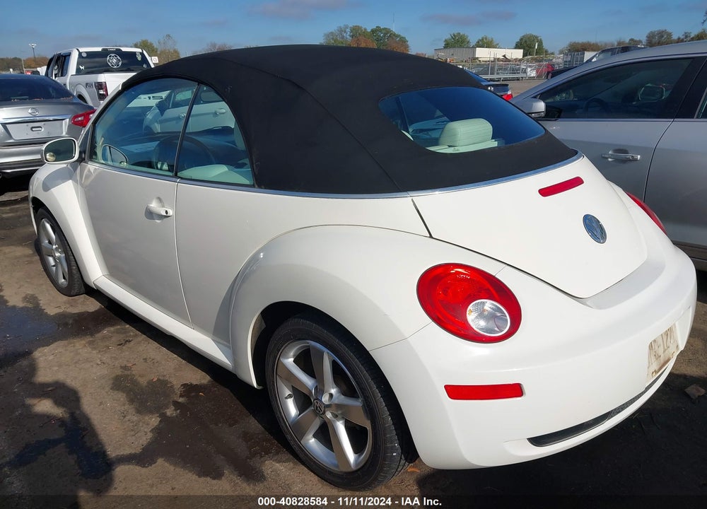2007 VOLKSWAGEN NEW BEETLE TRIPLE WHITE VIN: 3VWFF31Y87M411696