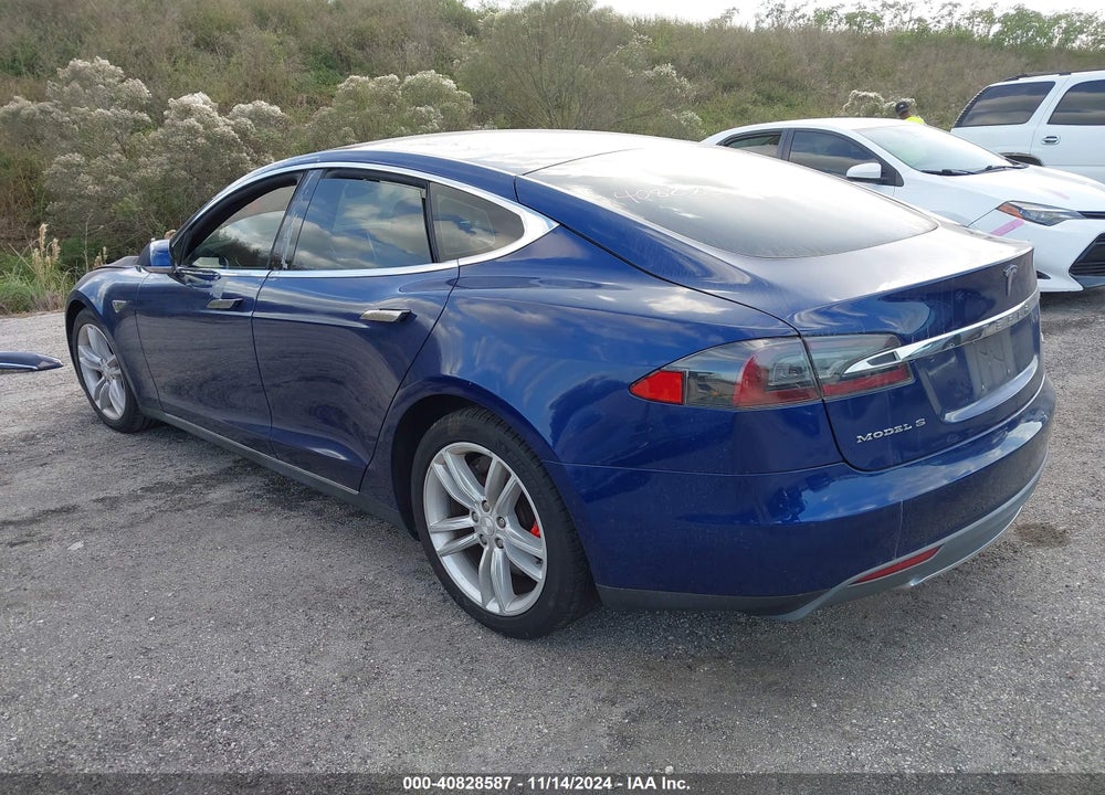 2015 TESLA MODEL S 85D/P85D VIN: 5YJSA1H49FF097499