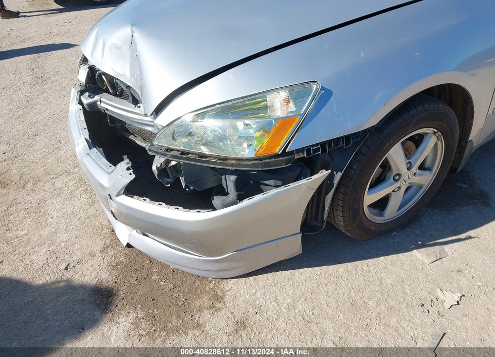 2005 HONDA ACCORD 2.4 LX VIN: 3HGCM56425G707727