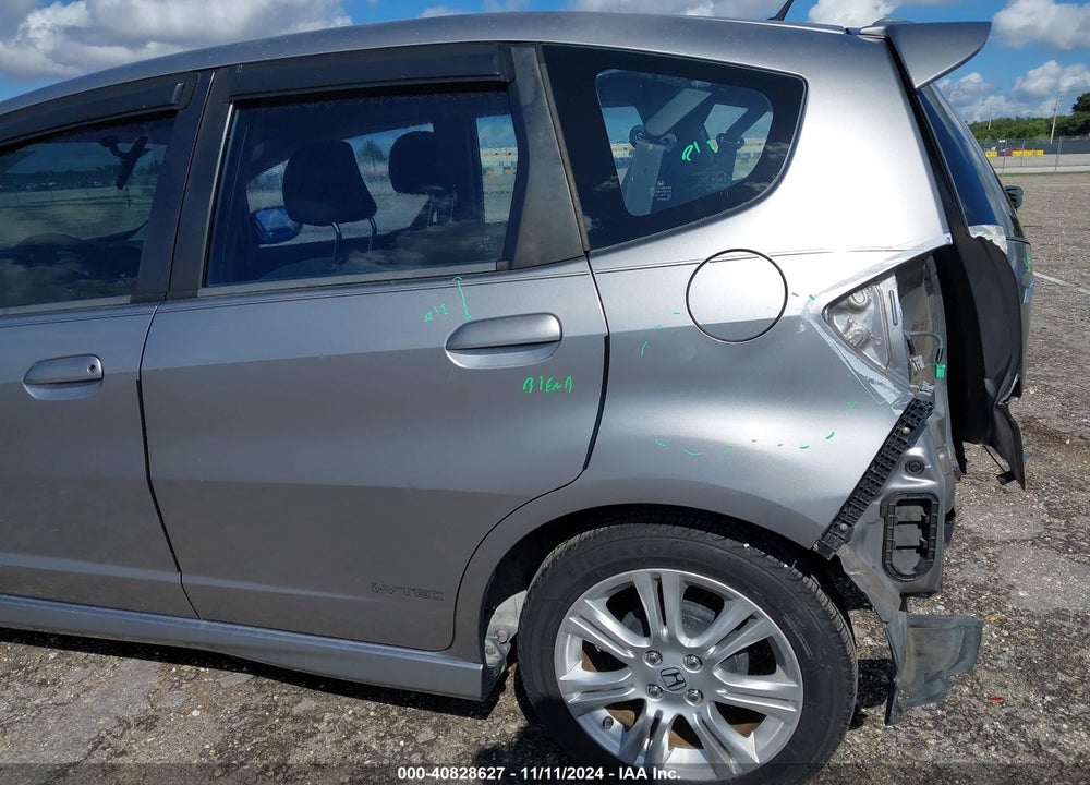 2009 HONDA FIT SPORT VIN: JHMGE88429S018280