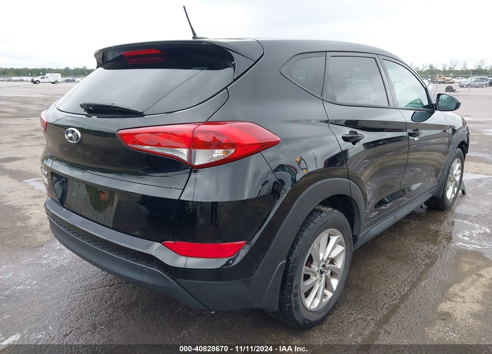 2016 HYUNDAI TUCSON SE VIN: KM8J23A40GU204927