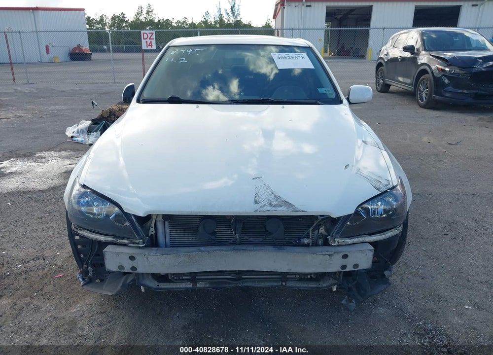 2001 LEXUS IS 300 VIN: JTHBD182010028745