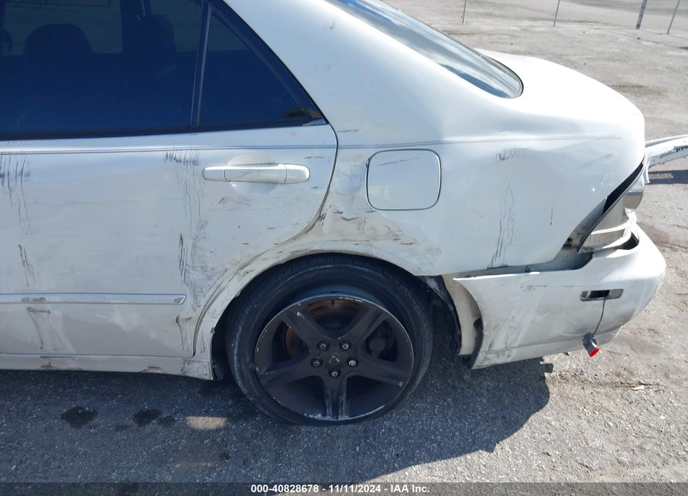 2001 LEXUS IS 300 VIN: JTHBD182010028745
