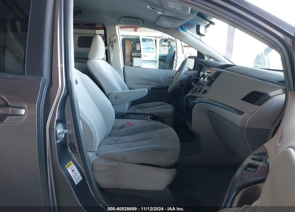 2011 TOYOTA SIENNA LE V6 VIN: 5TDKK3DC6BS042276