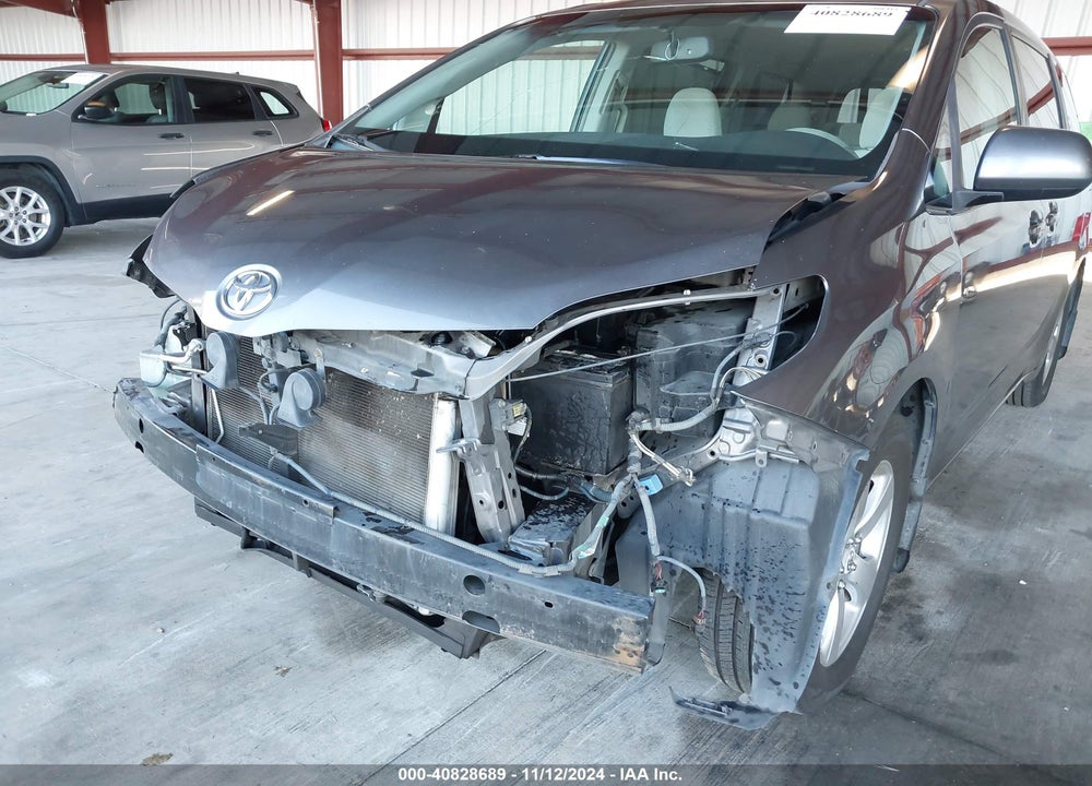 2011 TOYOTA SIENNA LE V6 VIN: 5TDKK3DC6BS042276