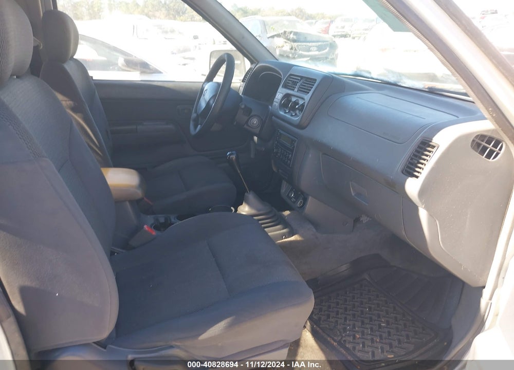 2001 NISSAN FRONTIER XE VIN: 1N6DD26S41C355552