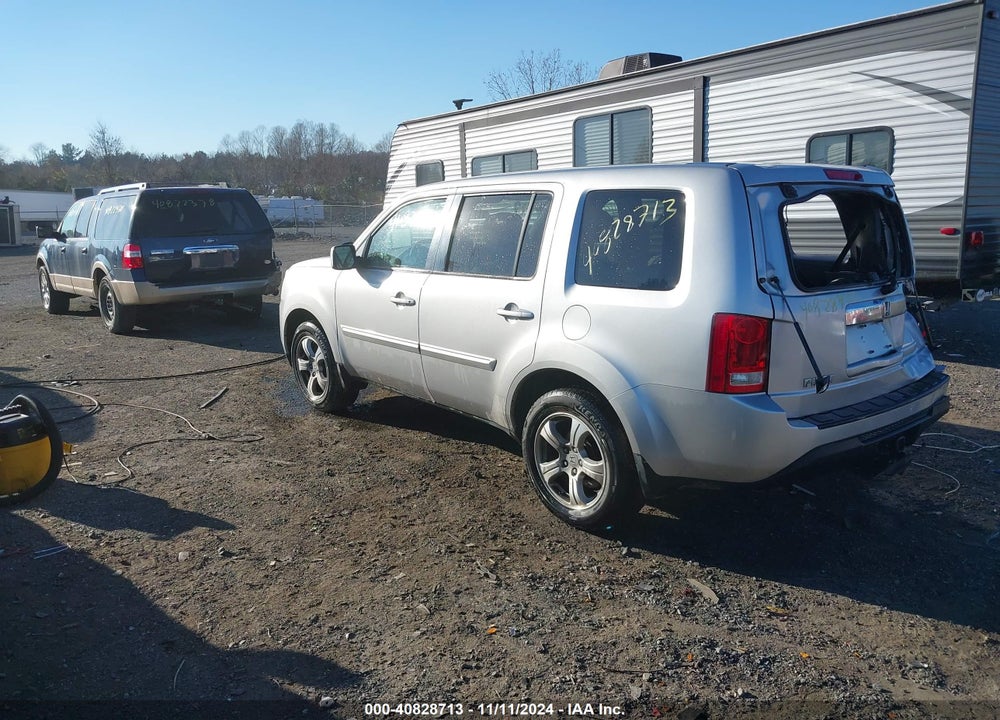 2015 HONDA PILOT EX VIN: 5FNYF4H46FB035488