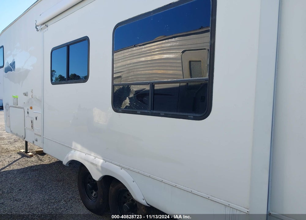 2006 FRONTIER ASPEN F3200S VIN: 1F9GA36266F309583