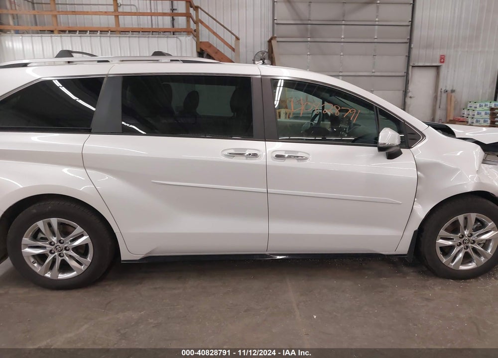 2024 TOYOTA SIENNA VIN: 5TDZSKFC0RS110247