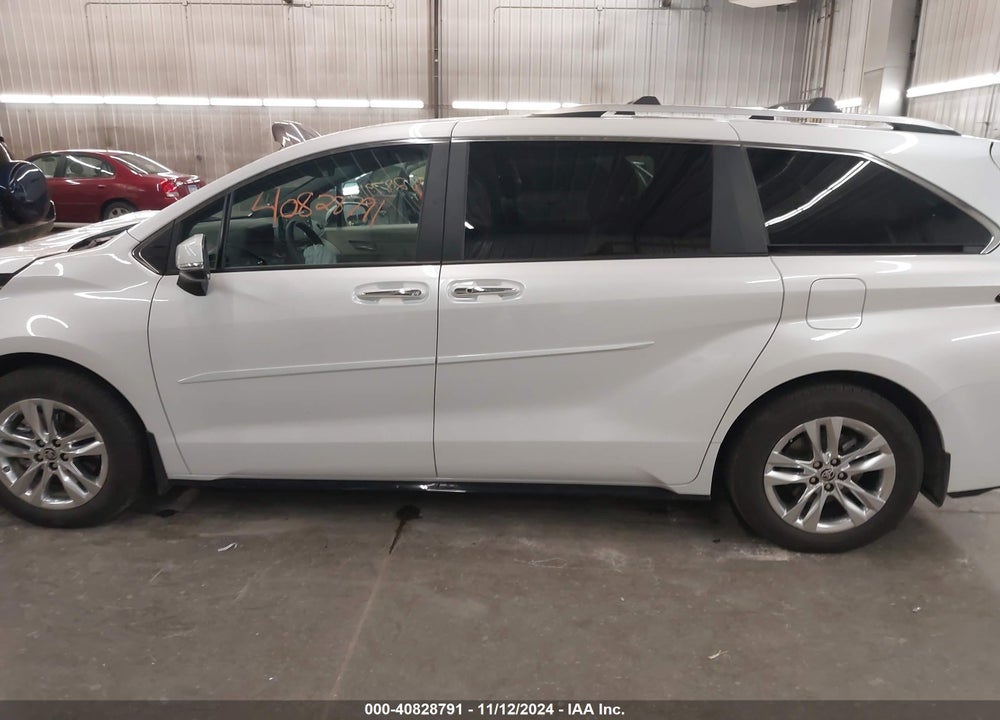 2024 TOYOTA SIENNA VIN: 5TDZSKFC0RS110247