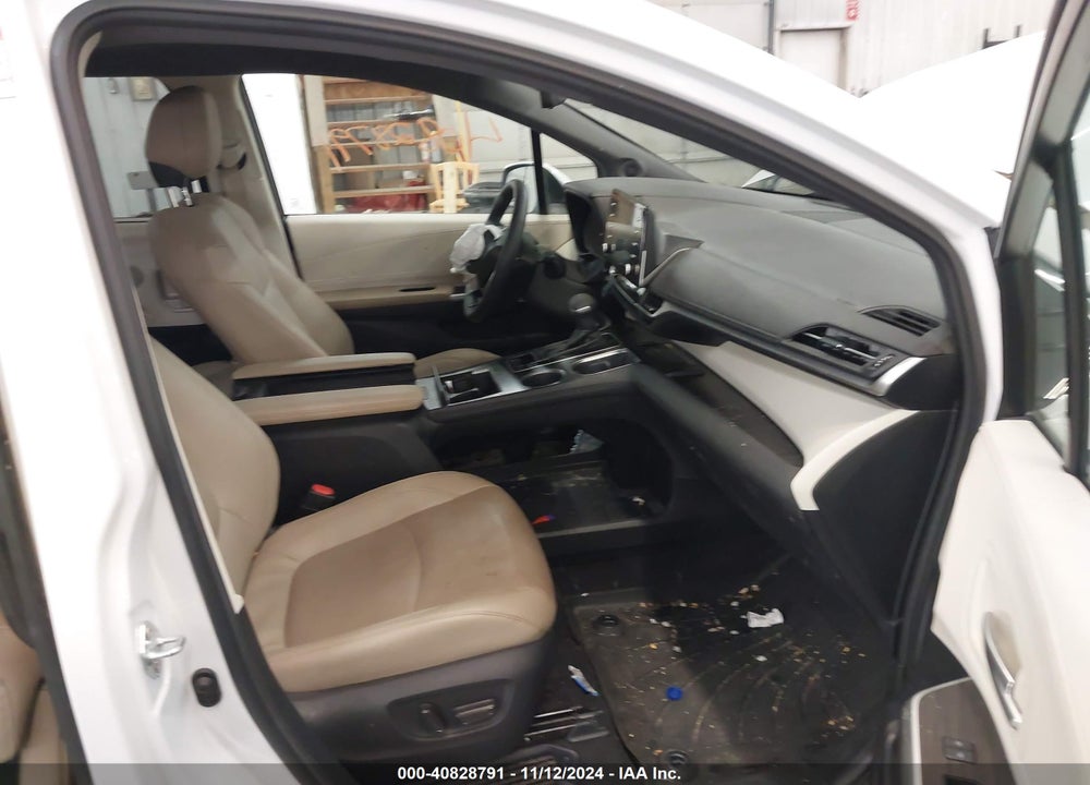 2024 TOYOTA SIENNA VIN: 5TDZSKFC0RS110247
