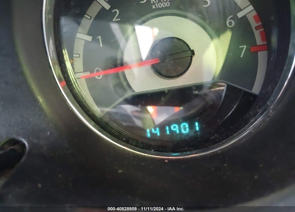 2013 CHRYSLER 200 LX VIN: 1C3CCBAB7DN698040
