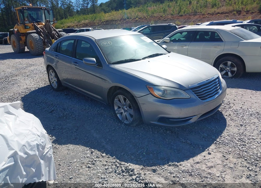2013 CHRYSLER 200 LX VIN: 1C3CCBAB7DN698040
