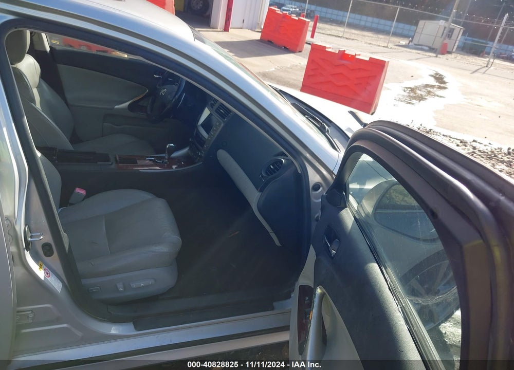 2008 LEXUS IS 350 VIN: JTHBE262485018383