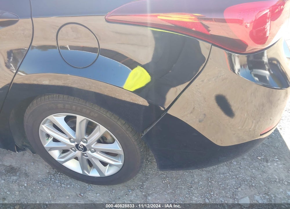 2015 HYUNDAI ELANTRA VIN: KMHDH4AE0FU352679