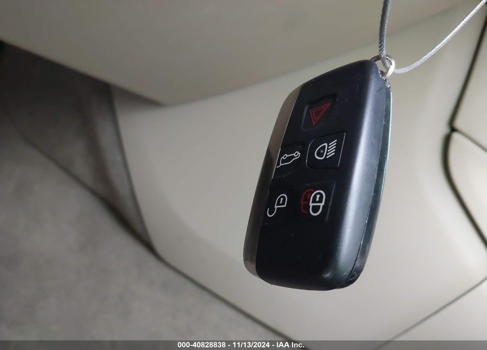 2015 LAND ROVER LR4 VIN: SALAK2V69FA743551