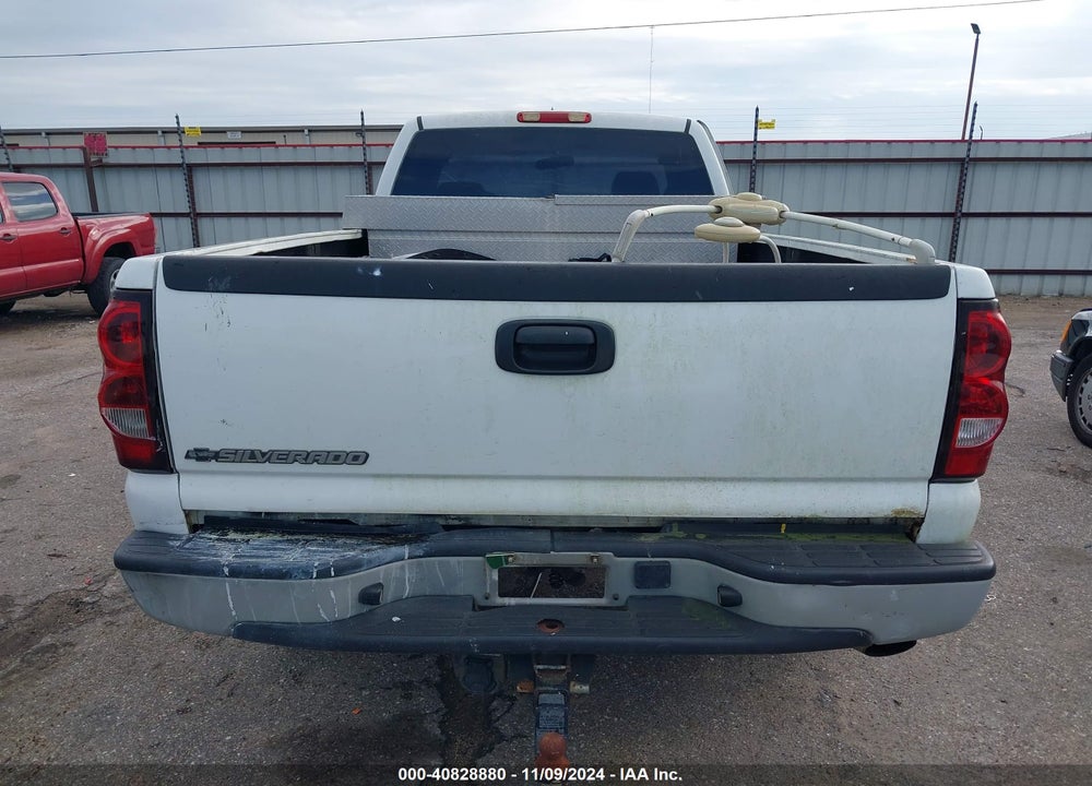 2007 CHEVROLET SILVERADO 2500HD CLASSIC WORK TRUCK VIN: 1GCHC24UX7E200464